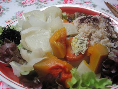お弁当のことと、野菜のディップのこと