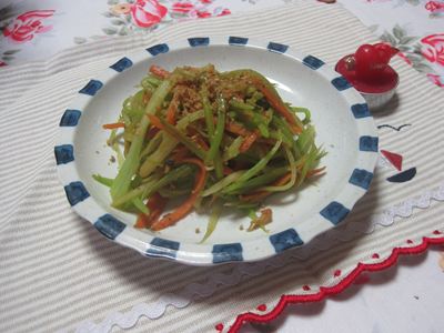 白菜ときのこのみそ煮込み&セロリのきんぴら