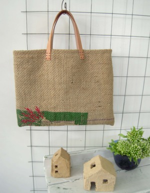 麻のバッグ久々の新作です☆