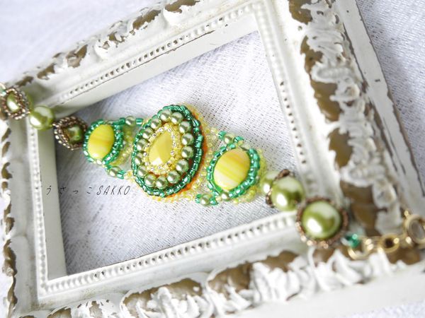 ビーズ刺繍のビタミンカラーブレスレット ビーズ刺繍のビタミンカラーブレスレット