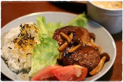 お帰りなさいの煮込みハンバーグ