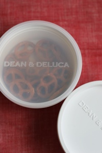 DEAN & DELUCA